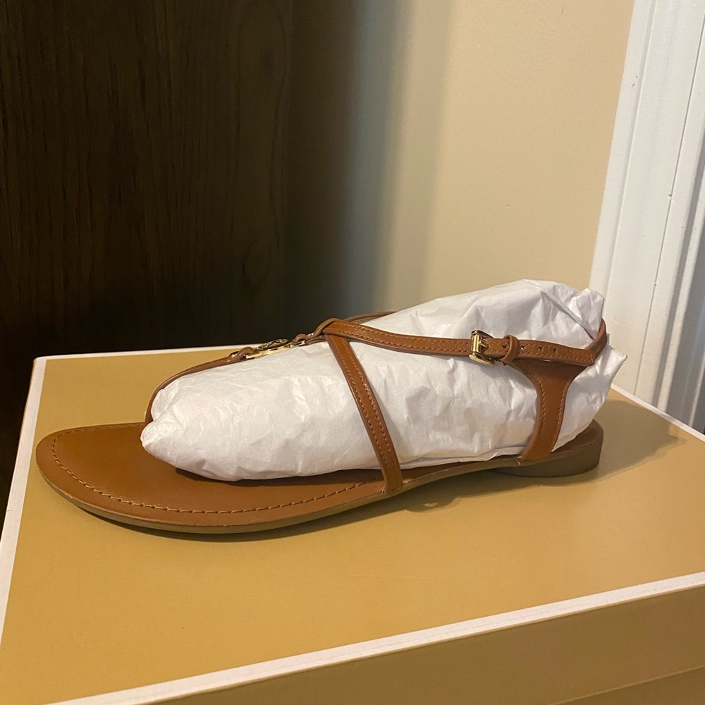 Michael Kors sandals with gold MK - Picture 2 of 2